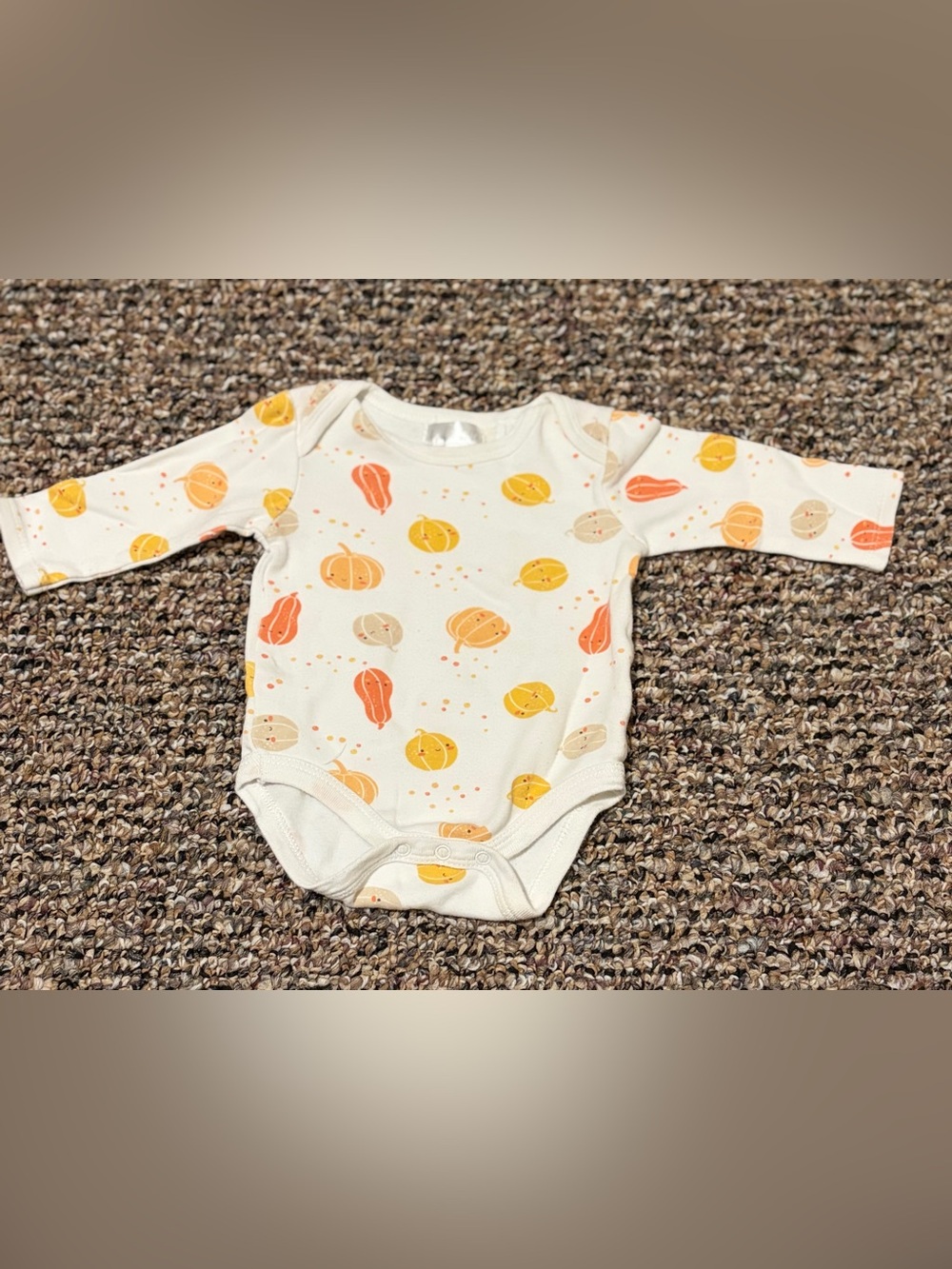 Cream Pumpkin-Print Long-Sleeve Baby Bodysuit